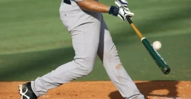 how to swing a baseball bat correctly guide
